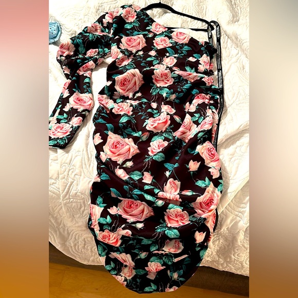 Formal flower dress - Picture 2 of 2